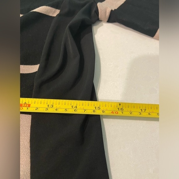 Gabby Skye Black And Beige 3/4 Sleeve Dress Sz 10 - Picture 11 of 16